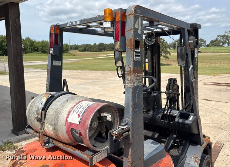 image for item DJ7788 1999 Toyota 42-6FGCU25 forklift