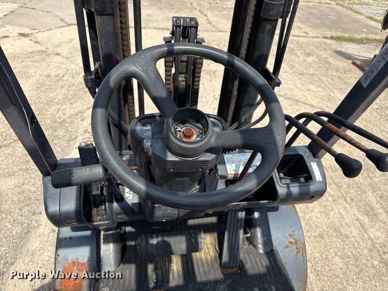 image for item DJ7788 1999 Toyota 42-6FGCU25 forklift