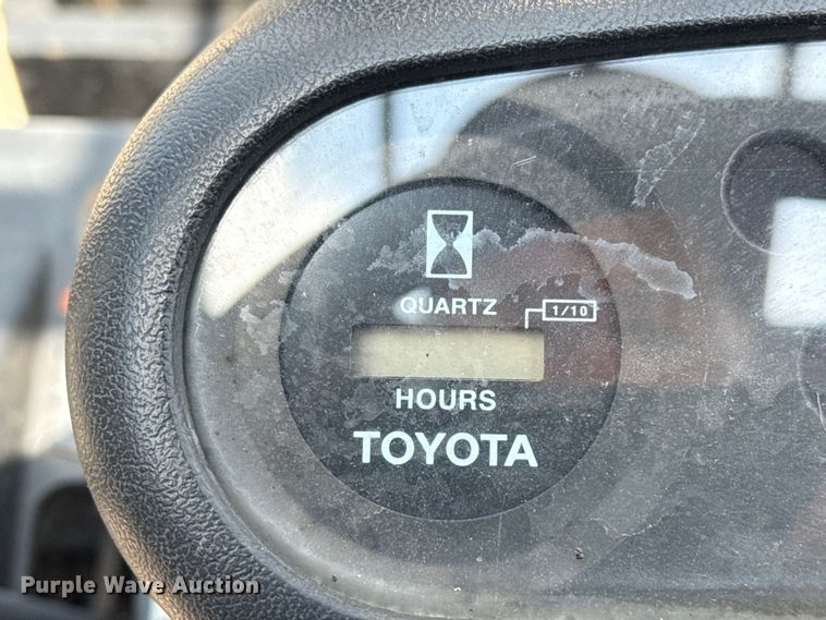 image for item DJ7788 1999 Toyota 42-6FGCU25 forklift