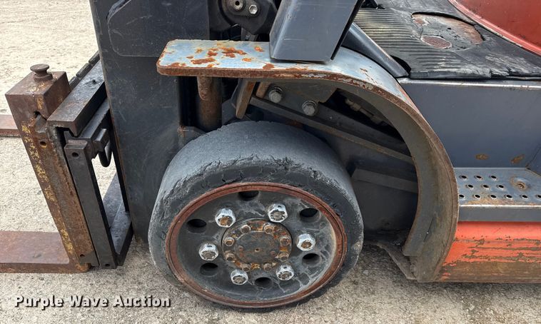 image for item DJ7788 1999 Toyota 42-6FGCU25 forklift