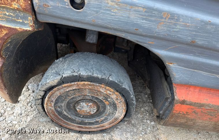 image for item DJ7788 1999 Toyota 42-6FGCU25 forklift