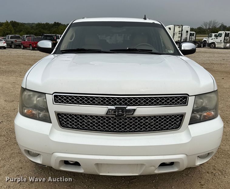 image for item DO2234 2011 Chevrolet Suburban 1500 SUV
