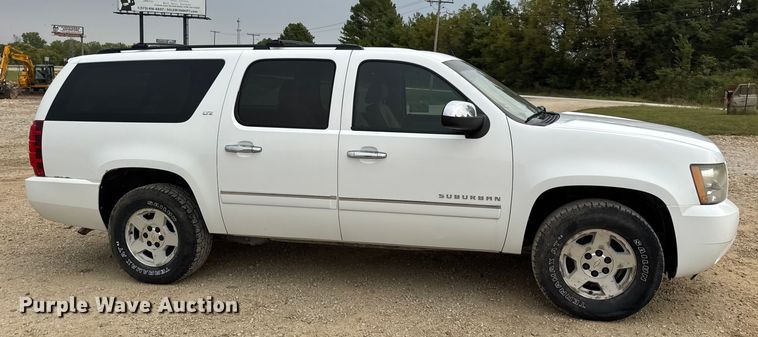 image for item DO2234 2011 Chevrolet Suburban 1500 SUV
