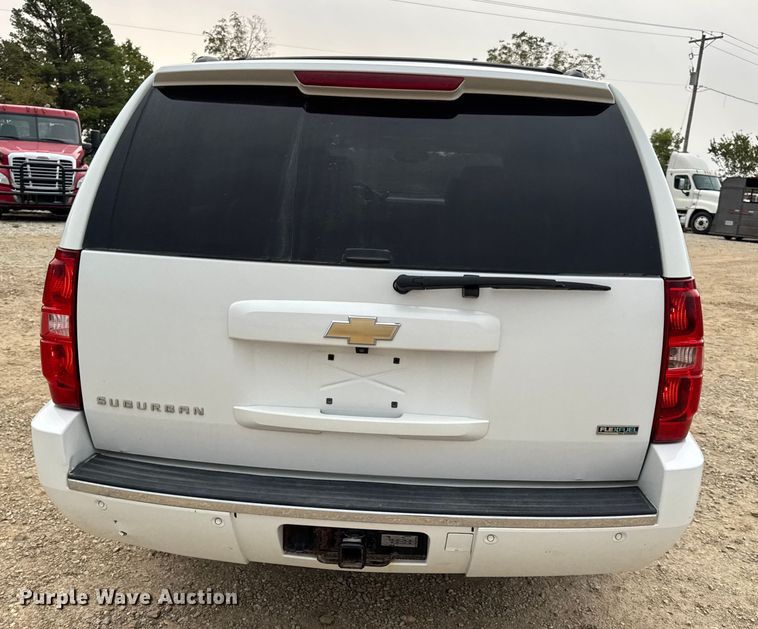 image for item DO2234 2011 Chevrolet Suburban 1500 SUV