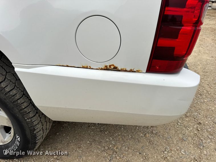 image for item DO2234 2011 Chevrolet Suburban 1500 SUV