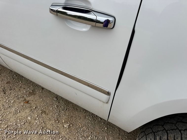 image for item DO2234 2011 Chevrolet Suburban 1500 SUV