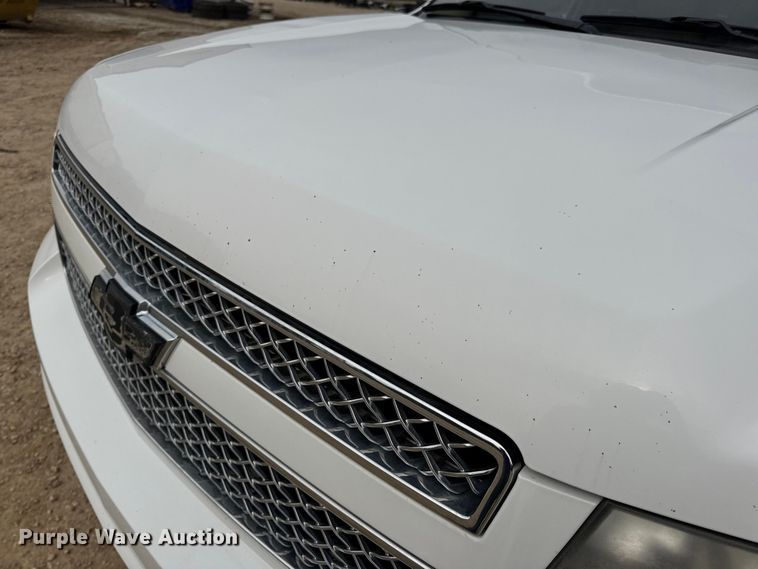 image for item DO2234 2011 Chevrolet Suburban 1500 SUV