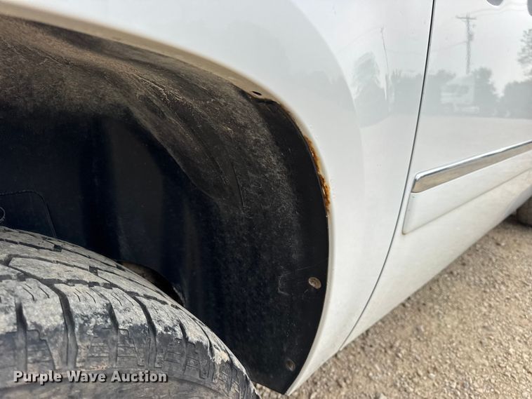 image for item DO2234 2011 Chevrolet Suburban 1500 SUV