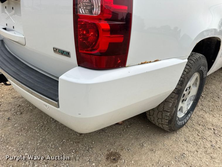 image for item DO2234 2011 Chevrolet Suburban 1500 SUV