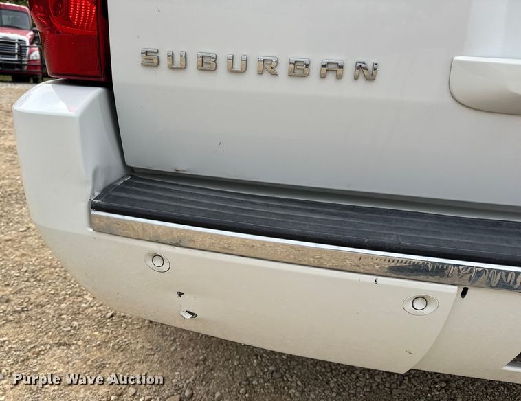 image for item DO2234 2011 Chevrolet Suburban 1500 SUV