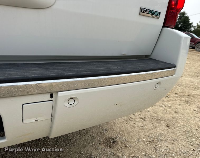 image for item DO2234 2011 Chevrolet Suburban 1500 SUV