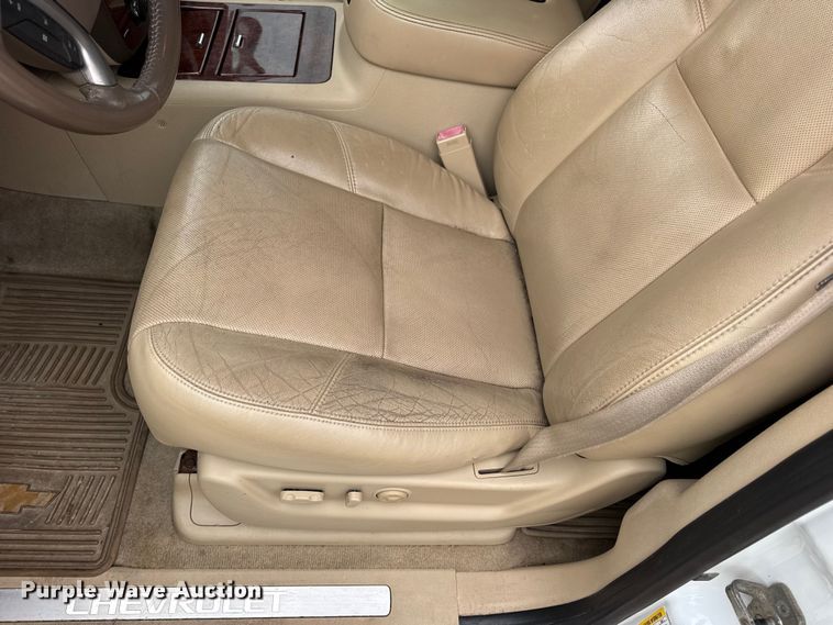 image for item DO2234 2011 Chevrolet Suburban 1500 SUV