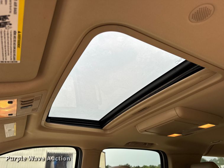 image for item DO2234 2011 Chevrolet Suburban 1500 SUV