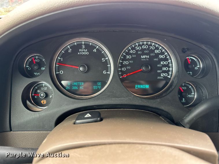 image for item DO2234 2011 Chevrolet Suburban 1500 SUV