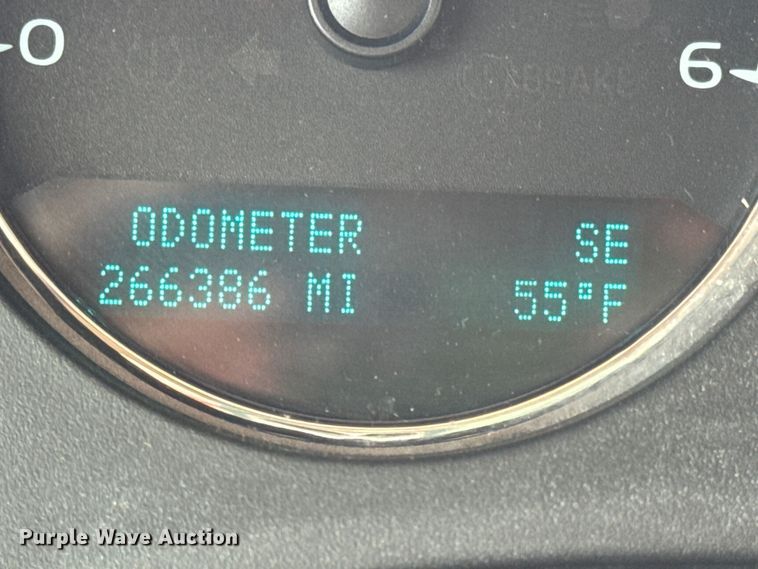 image for item DO2234 2011 Chevrolet Suburban 1500 SUV