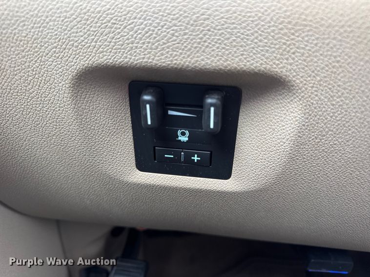 image for item DO2234 2011 Chevrolet Suburban 1500 SUV