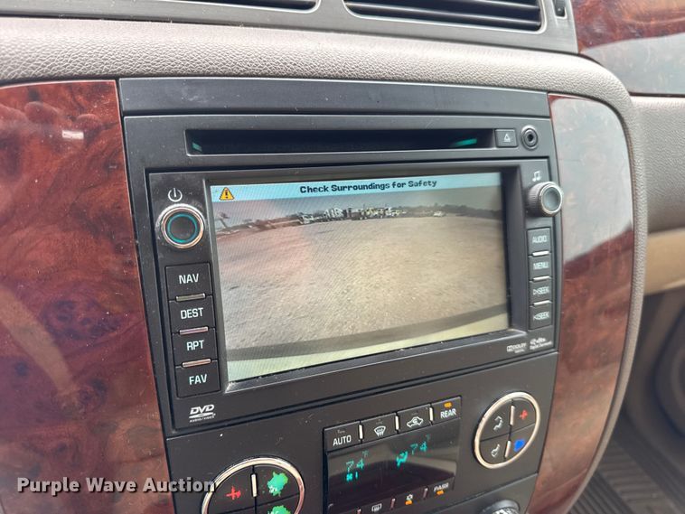 image for item DO2234 2011 Chevrolet Suburban 1500 SUV