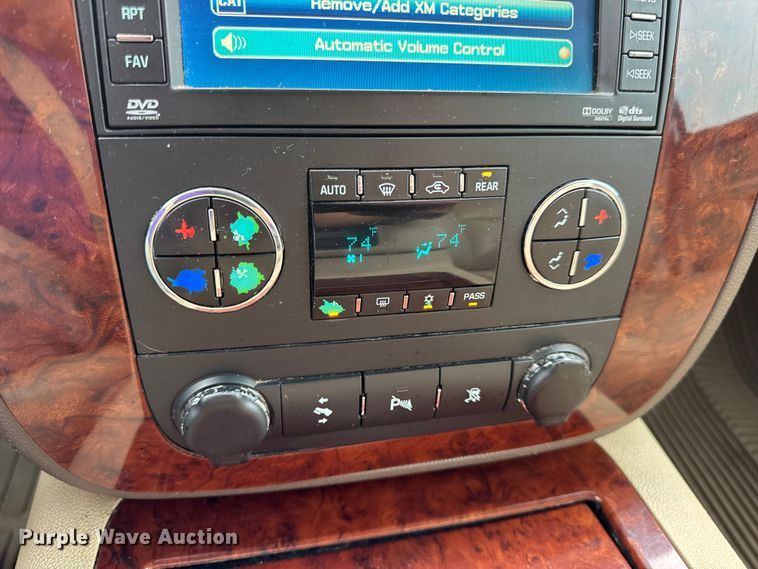 image for item DO2234 2011 Chevrolet Suburban 1500 SUV