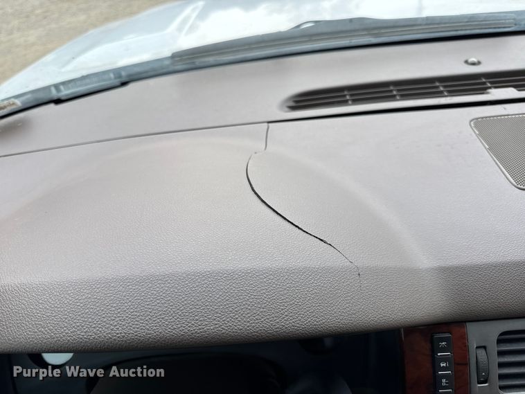 image for item DO2234 2011 Chevrolet Suburban 1500 SUV