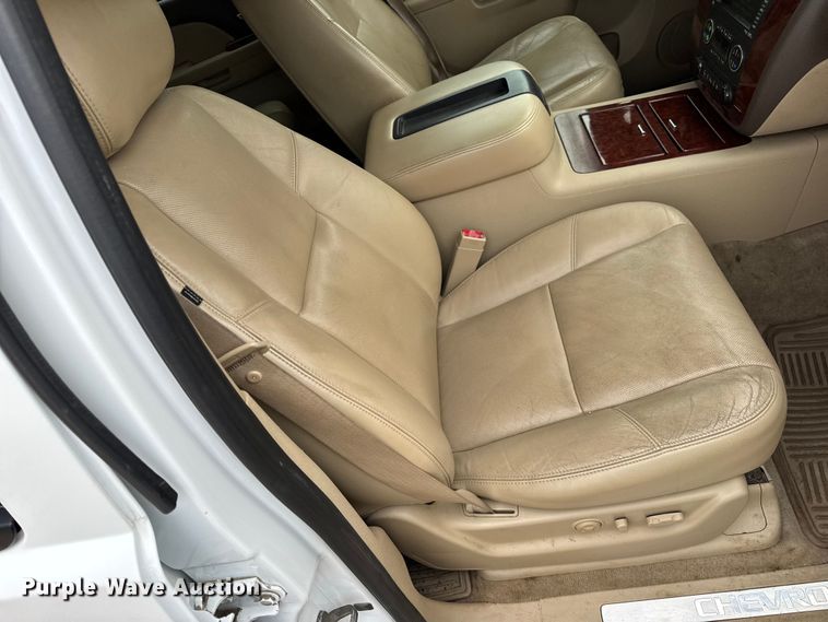 image for item DO2234 2011 Chevrolet Suburban 1500 SUV