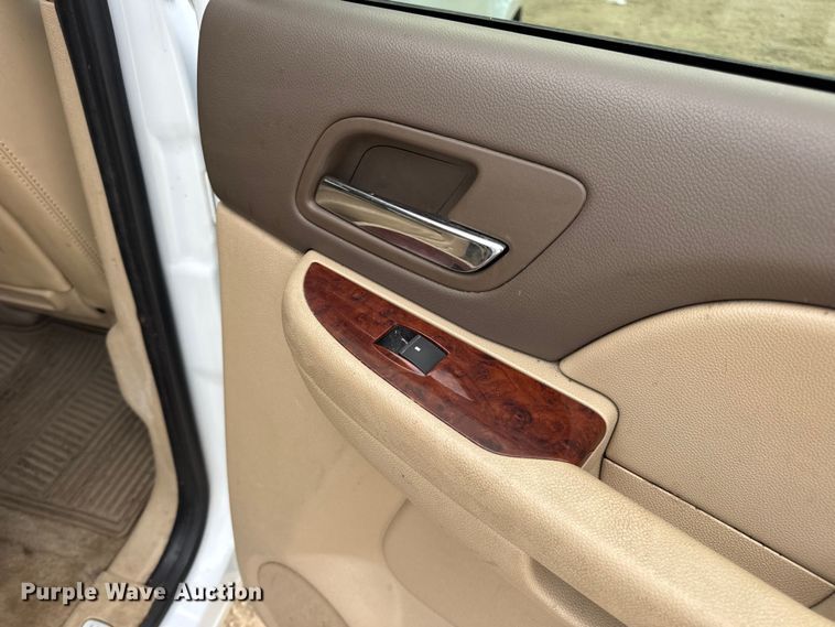 image for item DO2234 2011 Chevrolet Suburban 1500 SUV