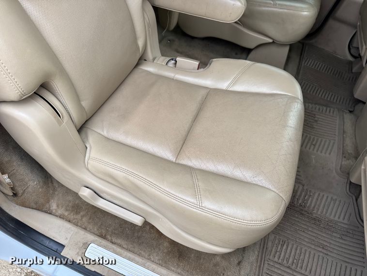 image for item DO2234 2011 Chevrolet Suburban 1500 SUV