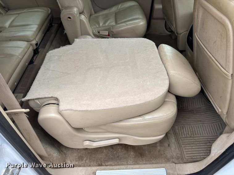 image for item DO2234 2011 Chevrolet Suburban 1500 SUV