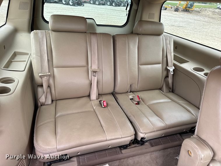 image for item DO2234 2011 Chevrolet Suburban 1500 SUV