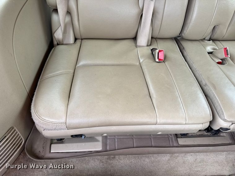 image for item DO2234 2011 Chevrolet Suburban 1500 SUV