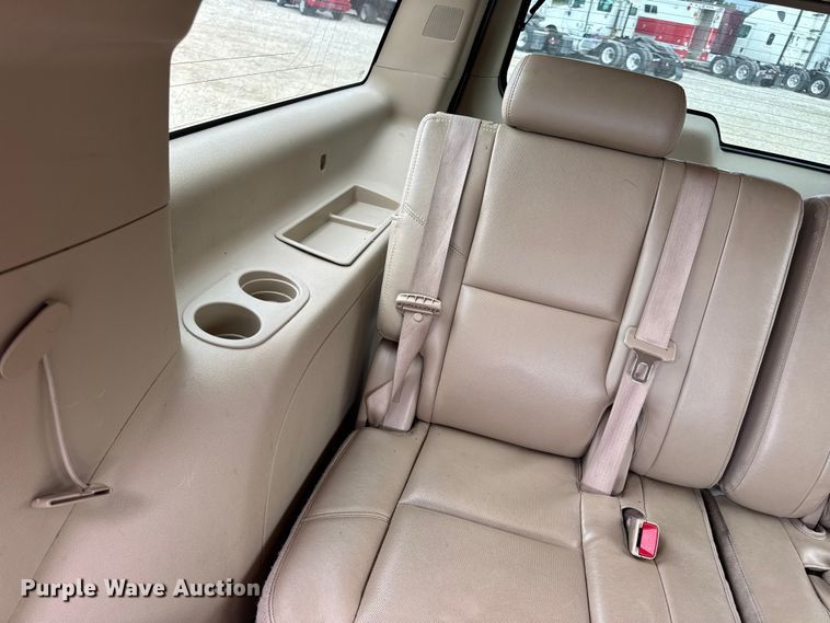 image for item DO2234 2011 Chevrolet Suburban 1500 SUV