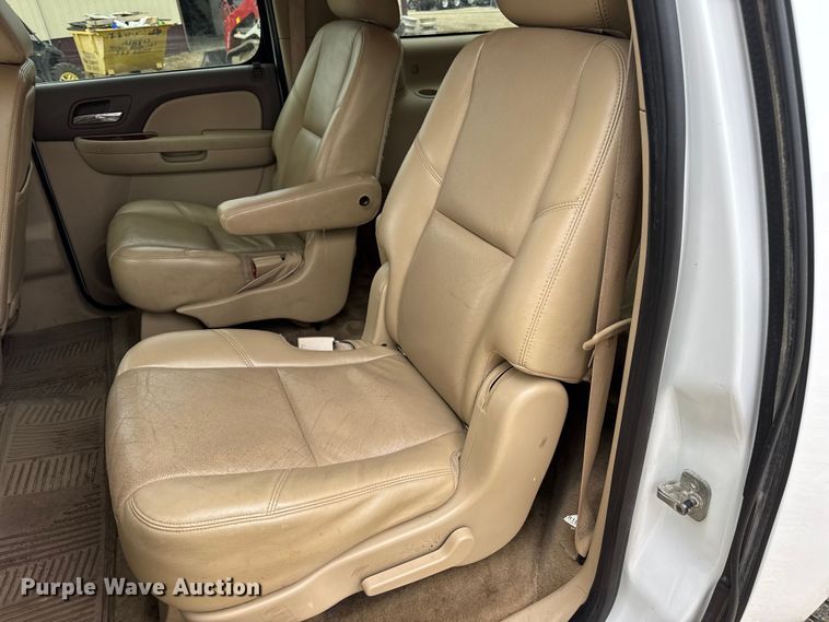 image for item DO2234 2011 Chevrolet Suburban 1500 SUV