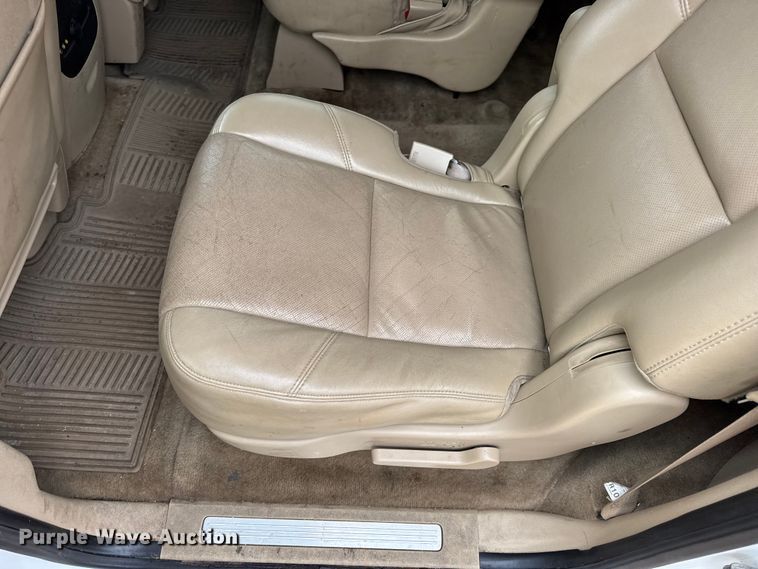 image for item DO2234 2011 Chevrolet Suburban 1500 SUV