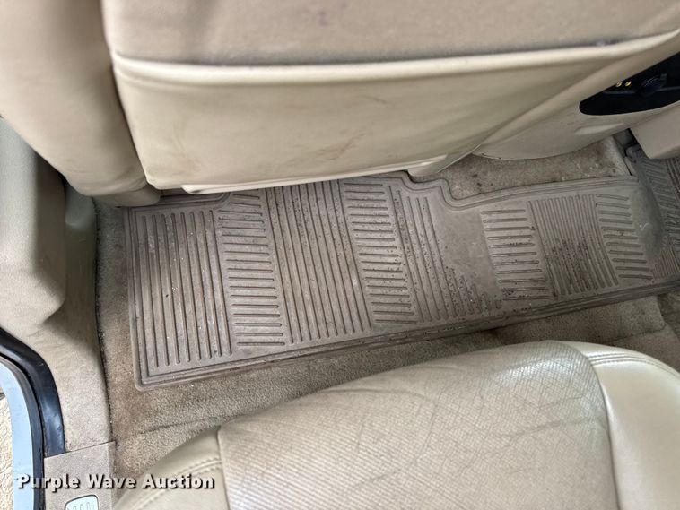 image for item DO2234 2011 Chevrolet Suburban 1500 SUV