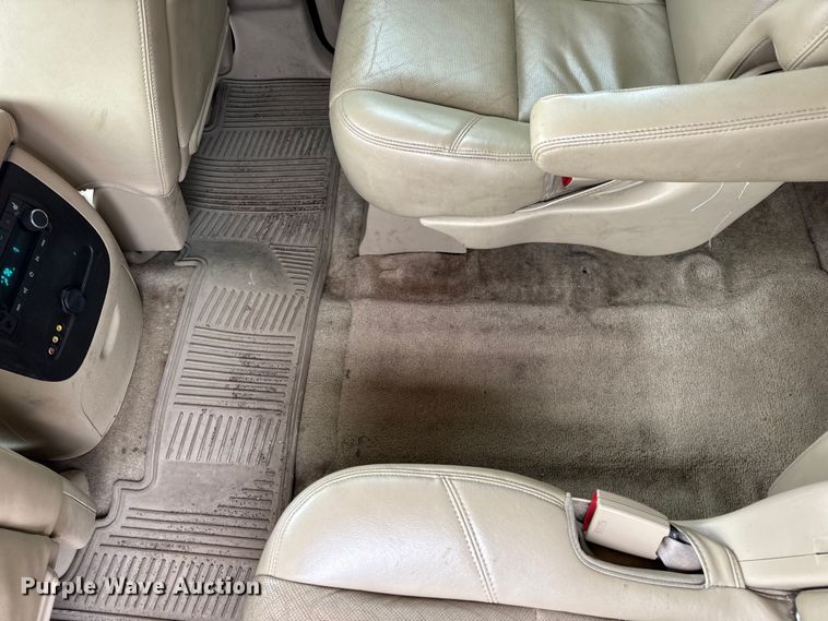 image for item DO2234 2011 Chevrolet Suburban 1500 SUV