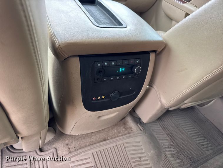 image for item DO2234 2011 Chevrolet Suburban 1500 SUV