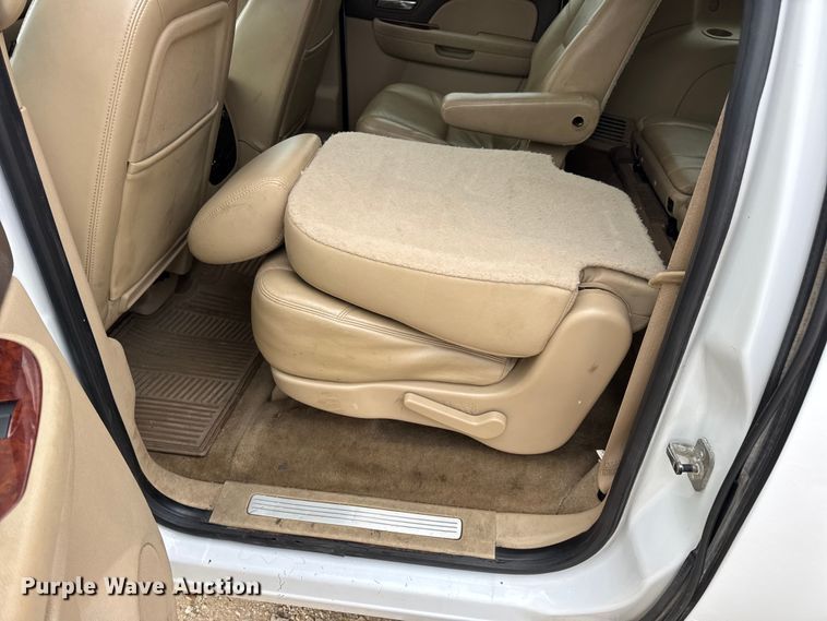 image for item DO2234 2011 Chevrolet Suburban 1500 SUV