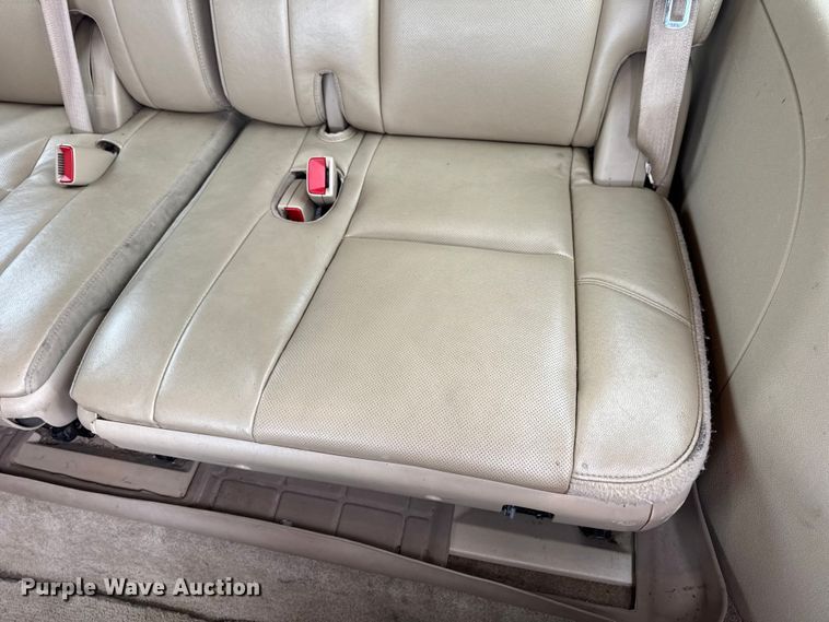 image for item DO2234 2011 Chevrolet Suburban 1500 SUV