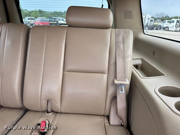 image for item DO2234 2011 Chevrolet Suburban 1500 SUV