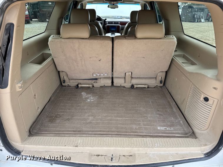 image for item DO2234 2011 Chevrolet Suburban 1500 SUV