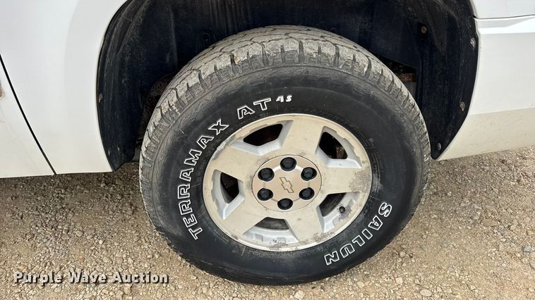 image for item DO2234 2011 Chevrolet Suburban 1500 SUV