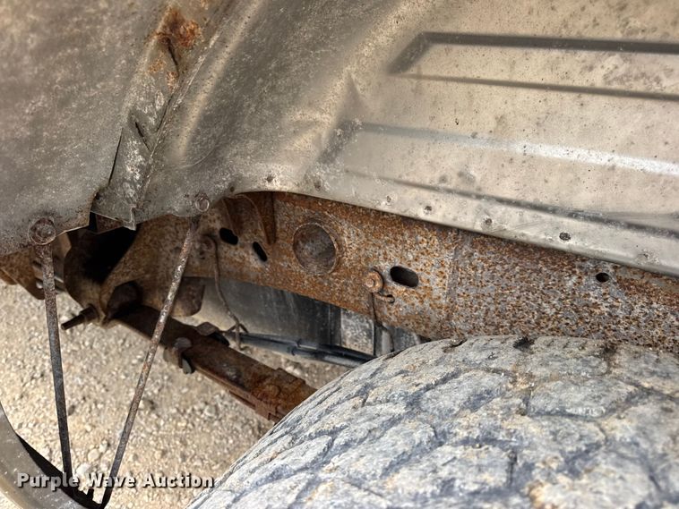 image for item DO2235 2001 Chevrolet Silverado 1500 Ext. Cab pickup truck