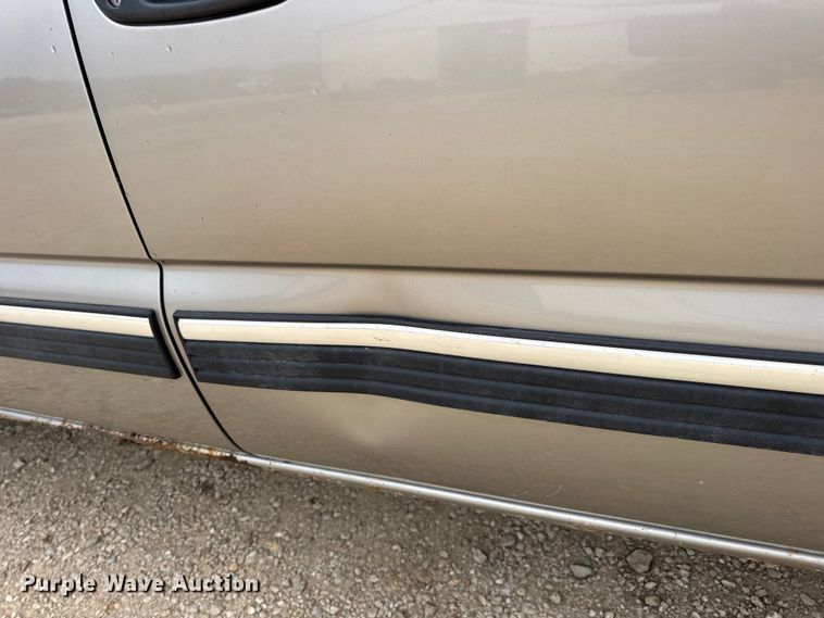 image for item DO2235 2001 Chevrolet Silverado 1500 Ext. Cab pickup truck