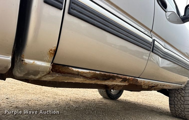 image for item DO2235 2001 Chevrolet Silverado 1500 Ext. Cab pickup truck