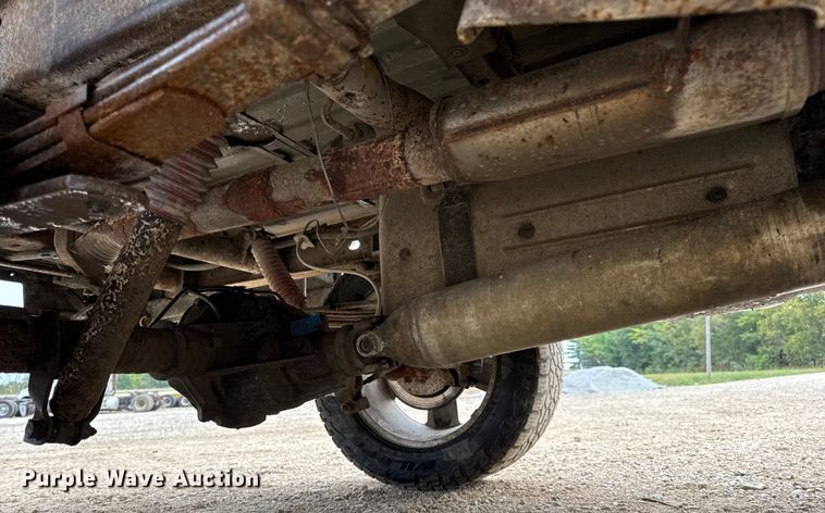 image for item DO2235 2001 Chevrolet Silverado 1500 Ext. Cab pickup truck