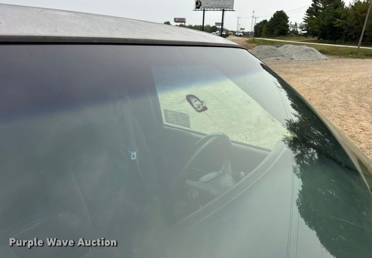 image for item DO2235 2001 Chevrolet Silverado 1500 Ext. Cab pickup truck