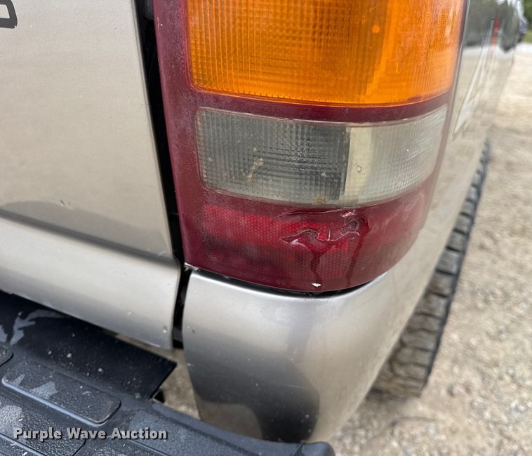 image for item DO2235 2001 Chevrolet Silverado 1500 Ext. Cab pickup truck