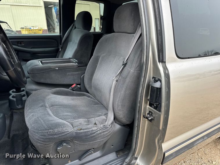 image for item DO2235 2001 Chevrolet Silverado 1500 Ext. Cab pickup truck