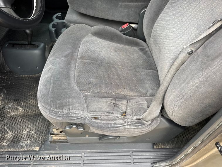 image for item DO2235 2001 Chevrolet Silverado 1500 Ext. Cab pickup truck