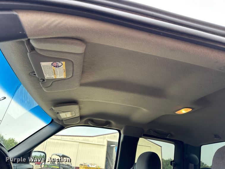 image for item DO2235 2001 Chevrolet Silverado 1500 Ext. Cab pickup truck