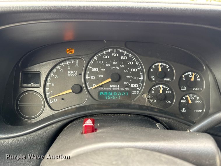 image for item DO2235 2001 Chevrolet Silverado 1500 Ext. Cab pickup truck